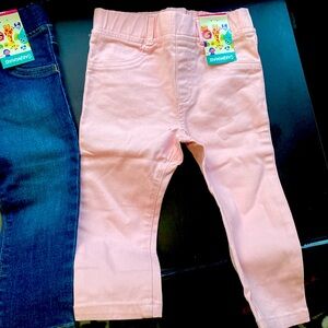 Garanimals set of (2) baby girl pants.one dark wash Jean/pink pant. Size 18M
